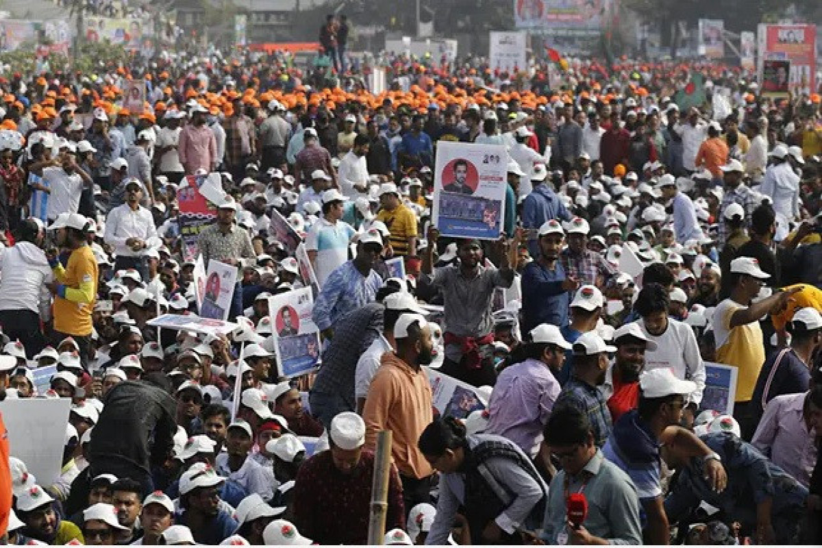 Banqladeşin paytaxtında kütləvi mitinq keçirilir
