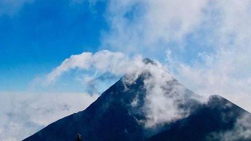 Qvatemalada həyəcan siqnalı: Fueqo vulkanı püskürdü