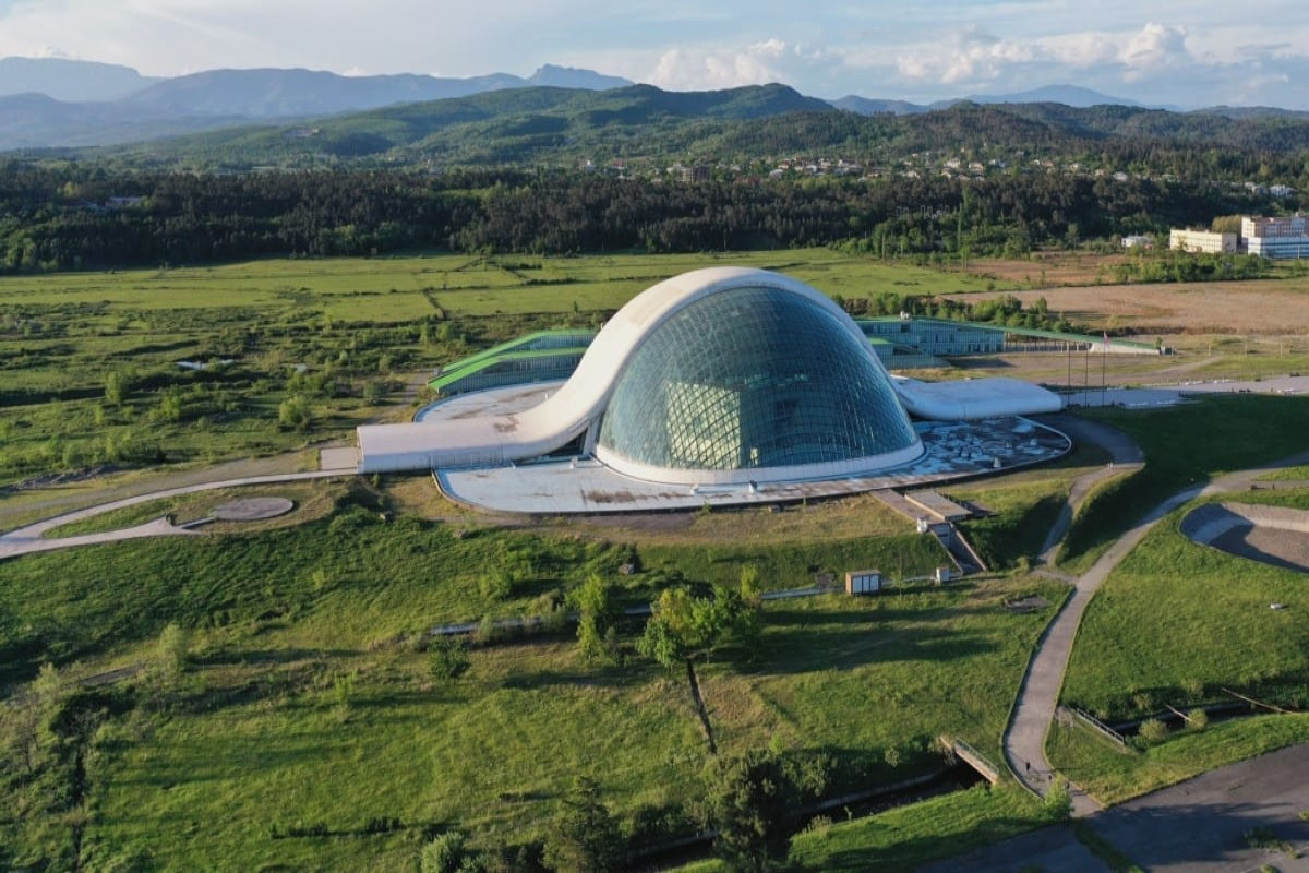 Saakaşvilinin parlament binası texnologiya mərkəzinə çevrilir