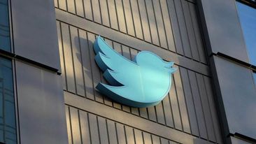 “Twitter” ofis mebellərini satışa çıxarır