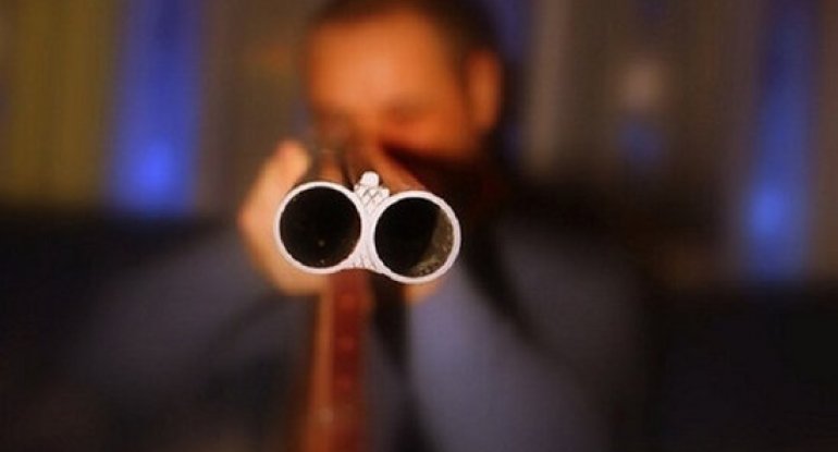 Salyan sakini həmyerlisini ölümlə hədələyib