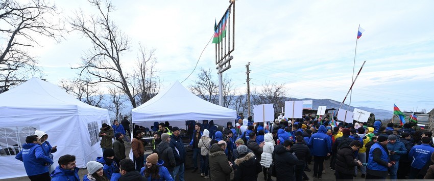 Şuşa-Xankəndi yolunda etiraz aksiyasının iştirakçıları yenidən ərazidə gecələmək qərarı verib