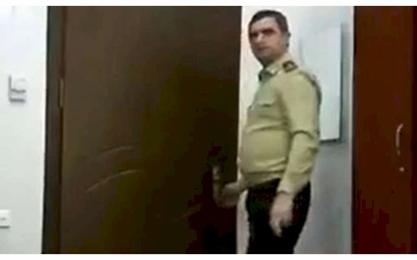 İntim videoları yayılan FHN zabitinin məhkəməsi başlayıb