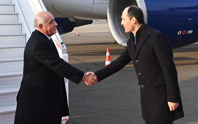 Əli Əsədov Gürcüstana getdi - Foto