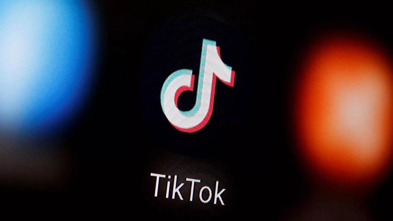 ABŞ “TikTok”u dövlət işçilərinə qadağan etdi