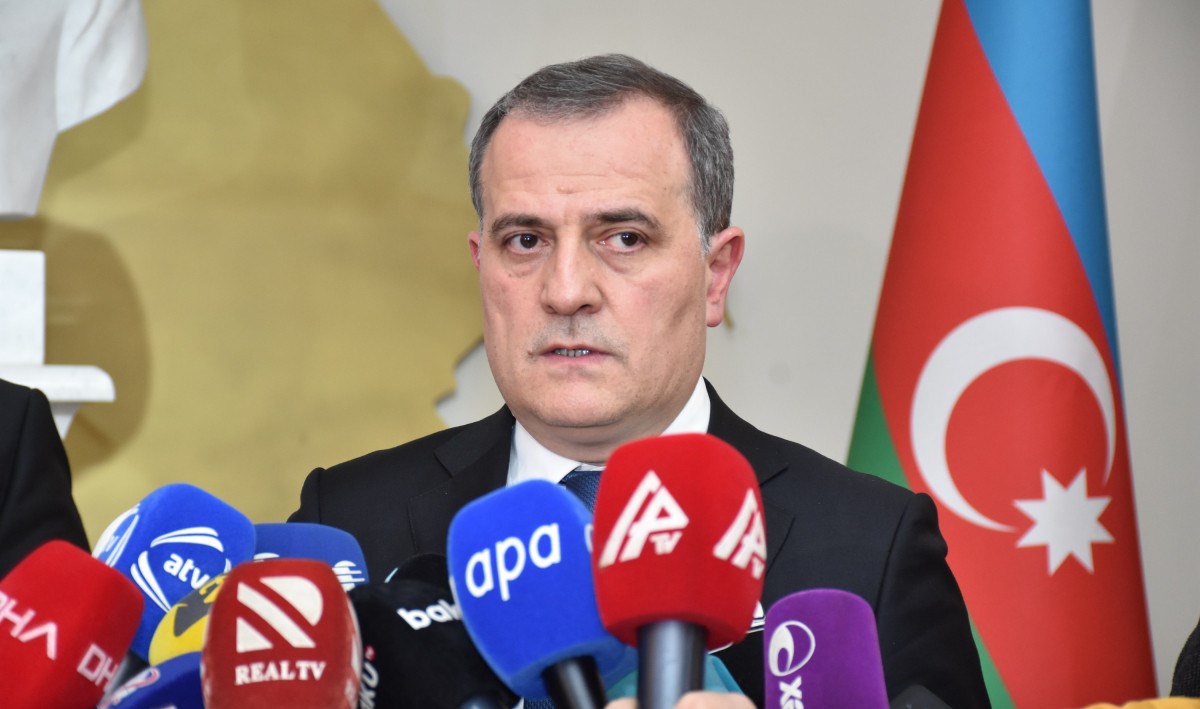 Nazir sülhməramlıların nəzarəti altındakı ərazilərdə qazın kəsilməsi iddialarına münasibət bildirib: Dramatizmi artırırlar