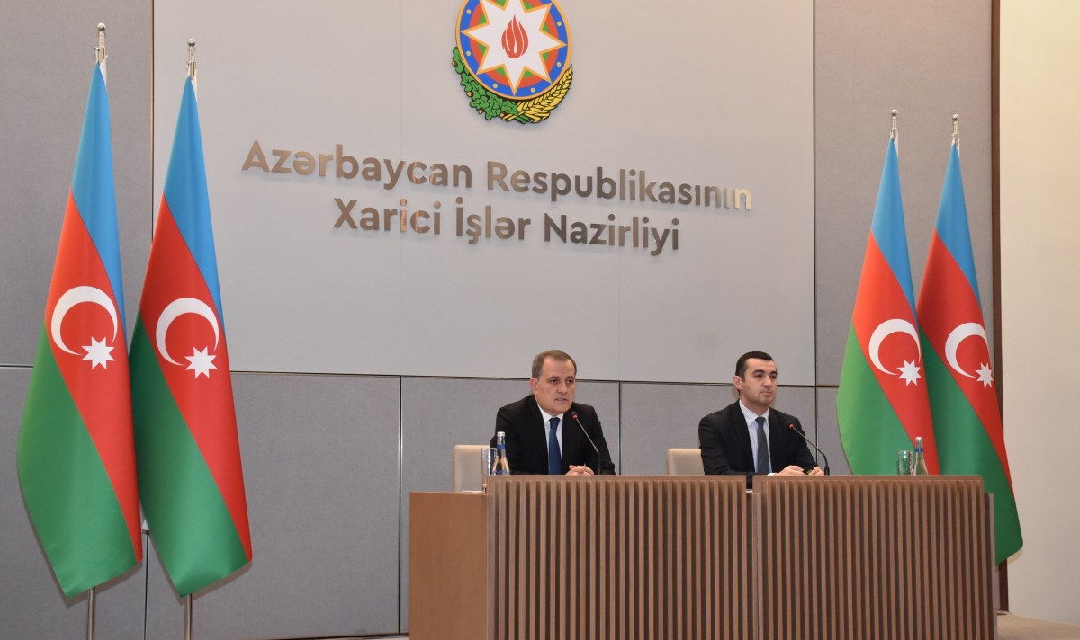 Azərbaycan XİN başçısı Şuşa-Xankəndi yolundakı vəziyyətlə bağlı xarici diplomatları məlumatlandırıb - YENİLƏNİB