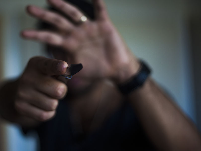 Bakıda 17 yaşlı oğlan atasını ürəyindən bıçaqladı