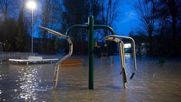 İspaniyada fırtına: Metro su altında QALDI