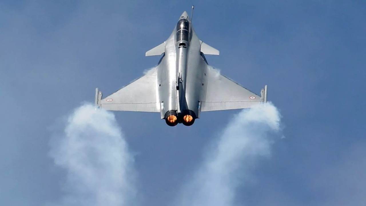 Hindistan Fransadan sifariş verdiyi sonuncu döyüş təyyarələrini də təhvil alıb