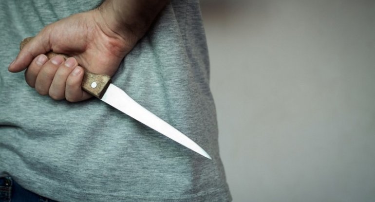 Bakıda gənc oğlan nişanlısını qaçıran şəxsə 16 bıçaq zərbəsi vurdu