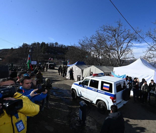 Xankəndi-Laçın yolunda Rusiya sülhməramlılarına məxsus təminat avtomobillərinin hərəkətinə növbəti dəfə şərait yaradılıb