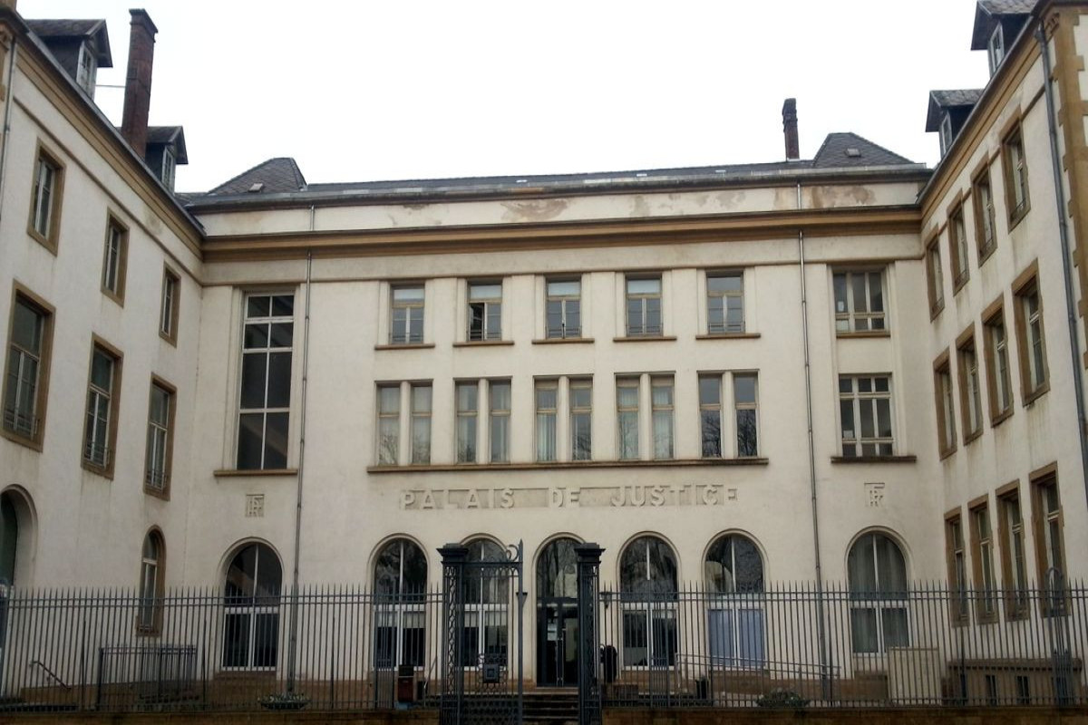 Fransaya qanunsuz yolla siqaret gətirən erməni 23 000 avro cərimələnib