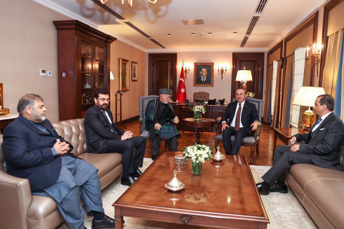 Çavuşoğlu Əfqanıstanın keçmiş prezidentini qəbul edib