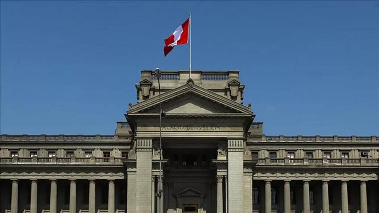 Peru hökuməti Meksika səfirini arzuolunmaz şəxs elan edib