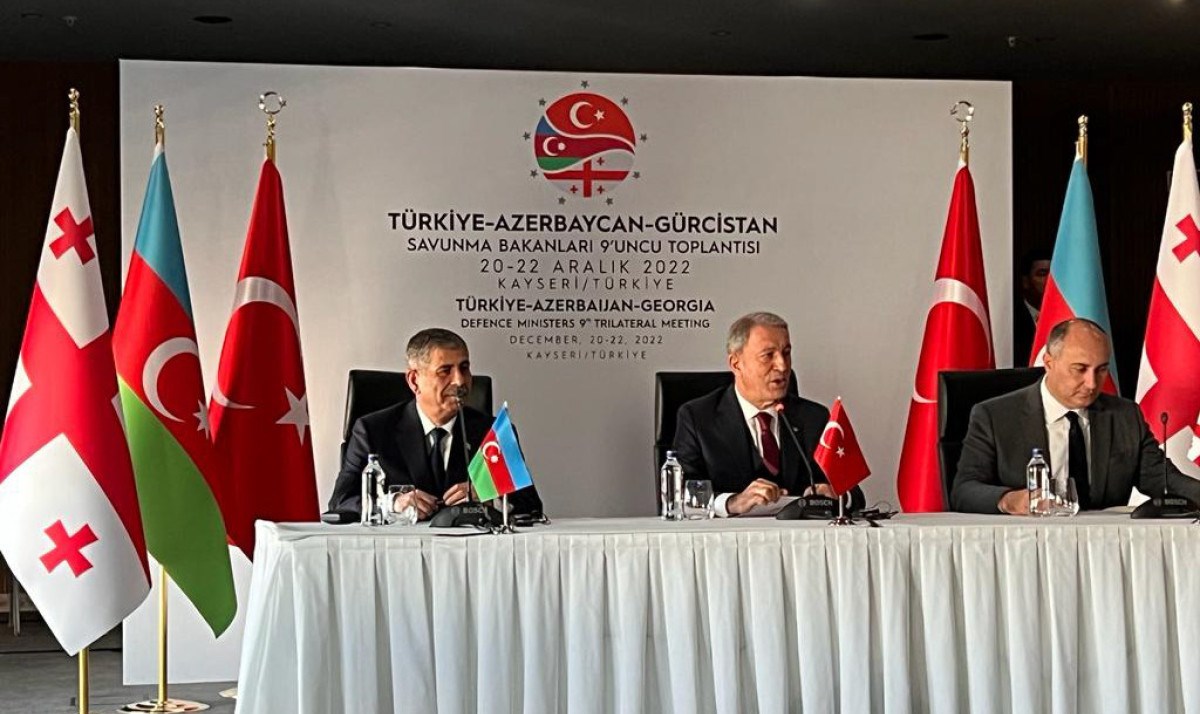 Azərbaycan, Türkiyə və Gürcüstan müdafiə nazirləri birgə təlimlərin keçirilməsini müzakirə edib - YENİLƏNİB