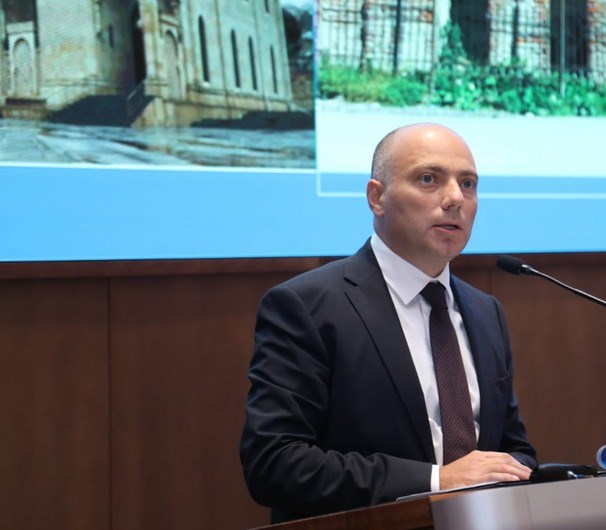 Anar Kərimov vəzifəsindən azad edildi