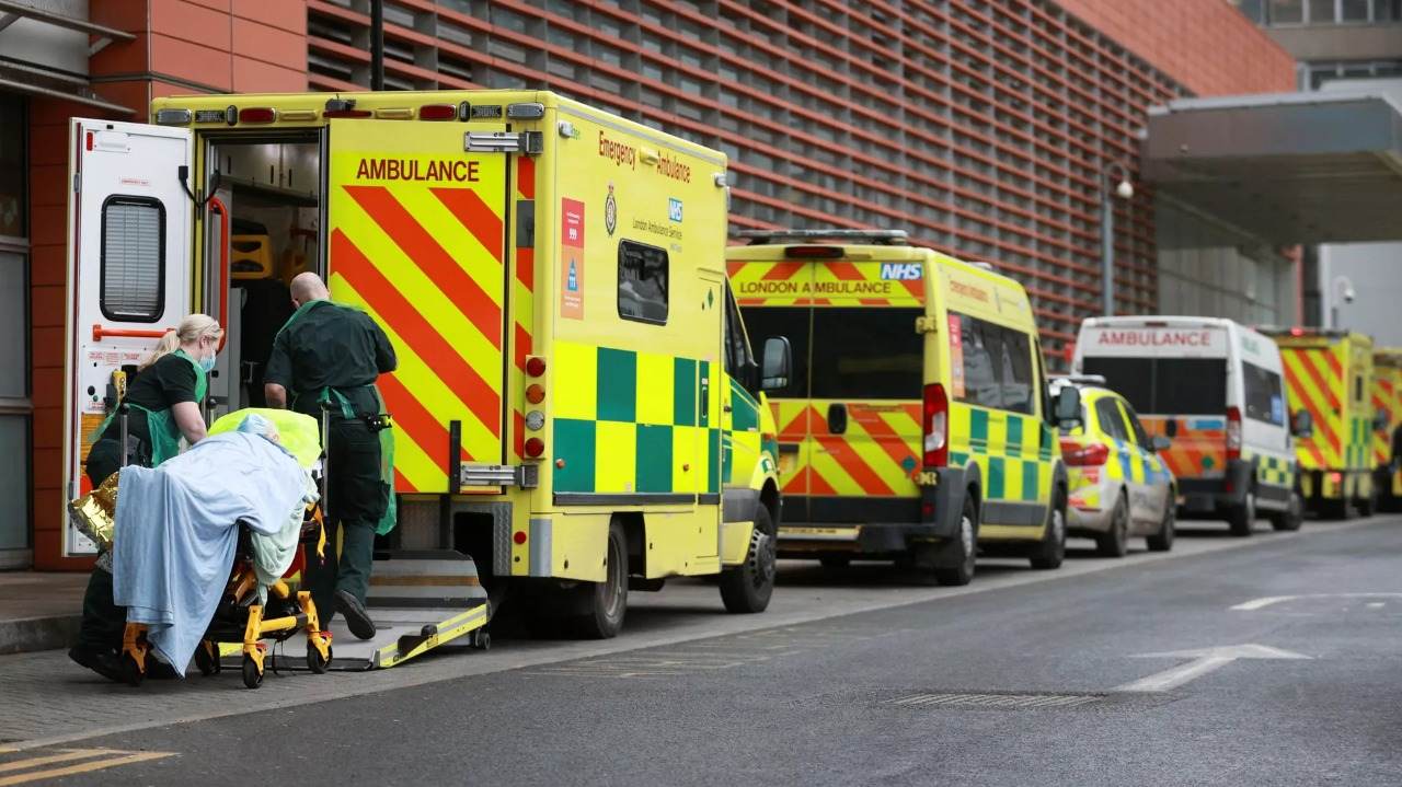 İngiltərə səhiyyəsindən maraqlı açıqlama: “Çox sərxoş olmayın” 