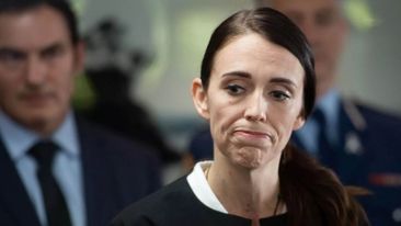 Yeni Zelandiya Baş nazirinin təhqiramiz çıxışının mətni hərracda 100 min dollara satıldı