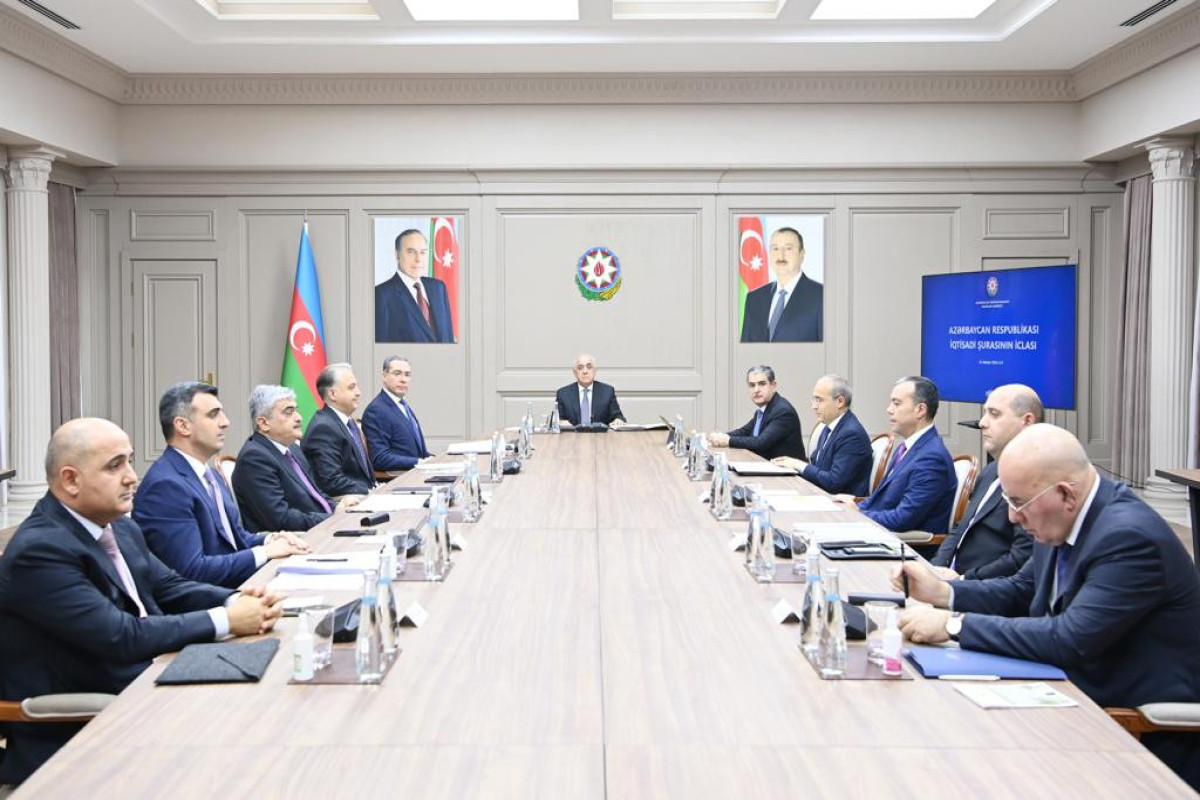 İqtisadi Şuranın növbəti iclası keçirilib