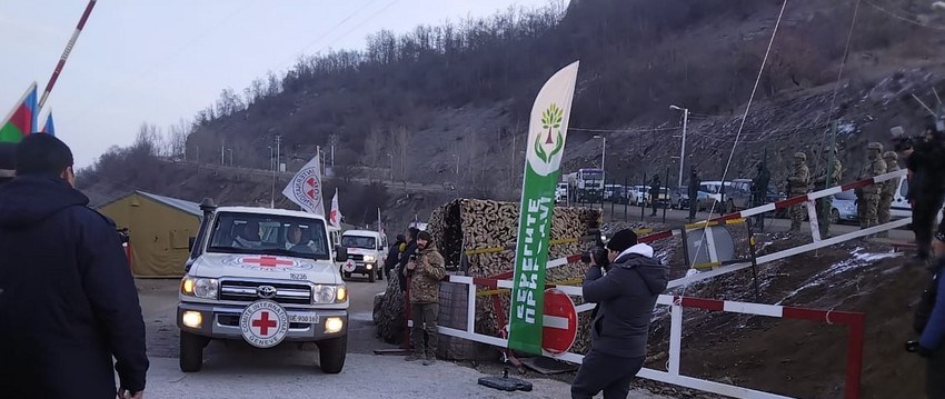 BQXK-nın daha üç avtomobili Xankəndindən Laçın istiqamətində maneəsiz şəkildə hərəkət edib