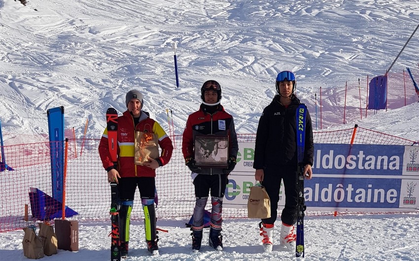 Azərbaycan xizəkçisinin yarış zamanı ayağı sınıb