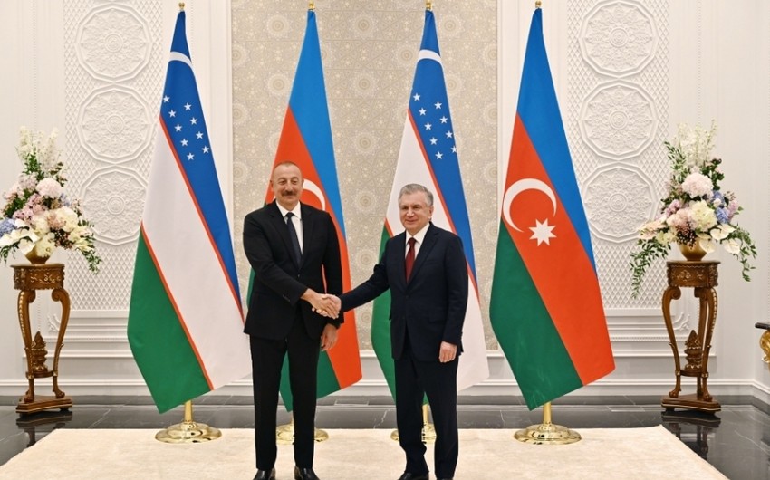 Şavkat Mirziyoyev İlham Əliyevə zəng edib
