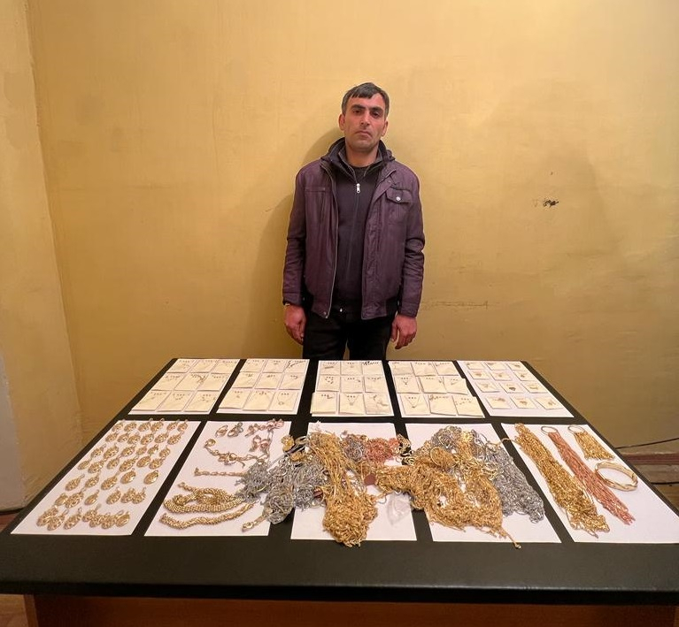 İrandan Azərbaycana 2 kq qızıl keçirilməsinin qarşısı alındı - FOTO