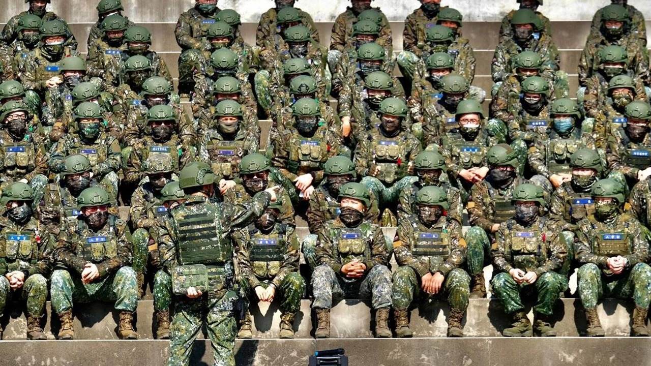 Tayvanda məcburi hərbi xidmət müddəti uzadılacaq