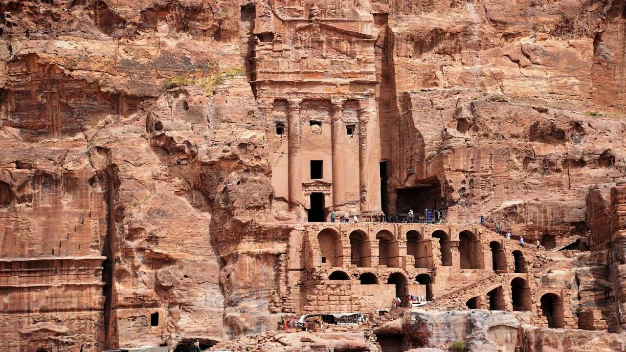 Qədim Petra şəhərini su basdı: Turistlər təxliyə EDİLDİ 