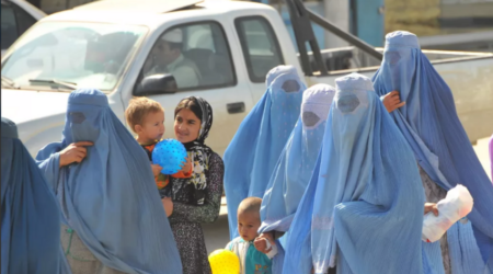 BMT TŞ “Taliban”ı qadınların universitetlərdə oxumasına icazə verməyə çağırıb