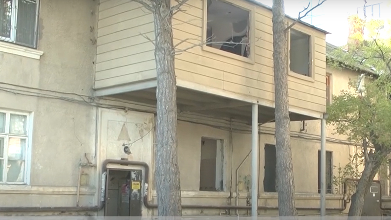 Sumqayıtda şirkət evləri sökür, sakinlər çıxmır: 7 il əvvəlin pulunu verirlər (VİDEO)