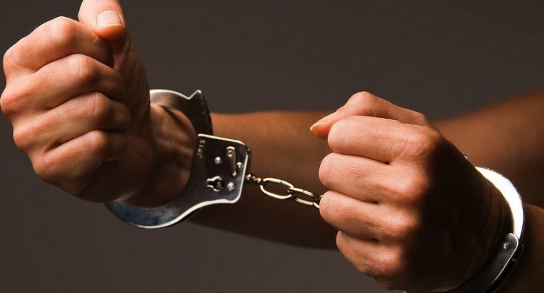 Qısqandığı sevgilisini küçədə güllələyib qaçdı - FOTO