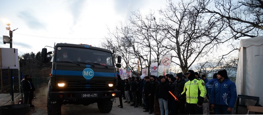 Xankəndi-Laçın yolunda Rusiya sülhməramlılarına məxsus 3 avtomobilin hərəkət etməsinə növbəti dəfə şərait yaradılıb