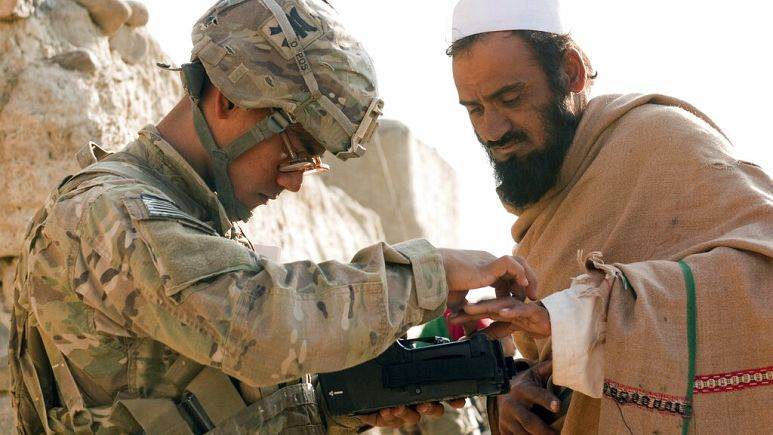 İnternetdə satılan cihazdan terrorçuların məlumatları tapıldı