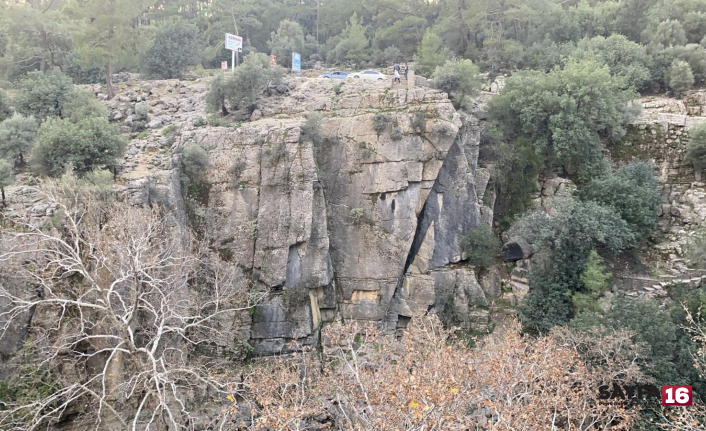 Selfi çəkdirərkən faciəvi şəkildə öldü