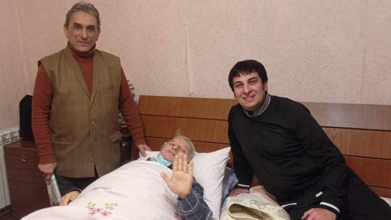 Tanınmış rejissorun səhhəti pisləşdi, açıq ürək əməliyyatı olundu