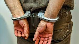 Paytaxtda hədə-qorxu ilə pul tələb edən şəxs saxlanıldı