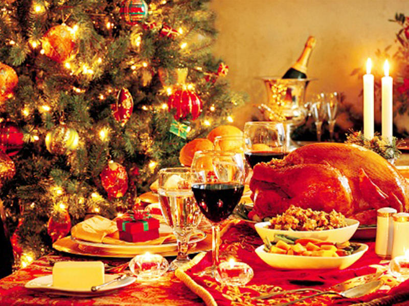 Tələbə qız bayram günü evlərinə qonaq gələn qardaşını öldürdü