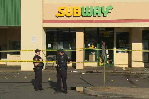 ABŞ-də naməlum şəxs yoldan keçənlərə avtomobildən atəş açdı: Yaralılar var