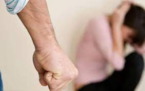 Qarpıza görə arvadını döyən şəxs: “Təpiklə ayağına bir neçə dəfə vurdum”