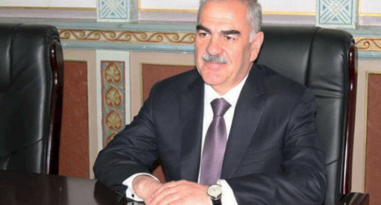 Vasif Talıbov polisləri də alçaldıb: Küçə süpürtdürürmüş... - FOTO