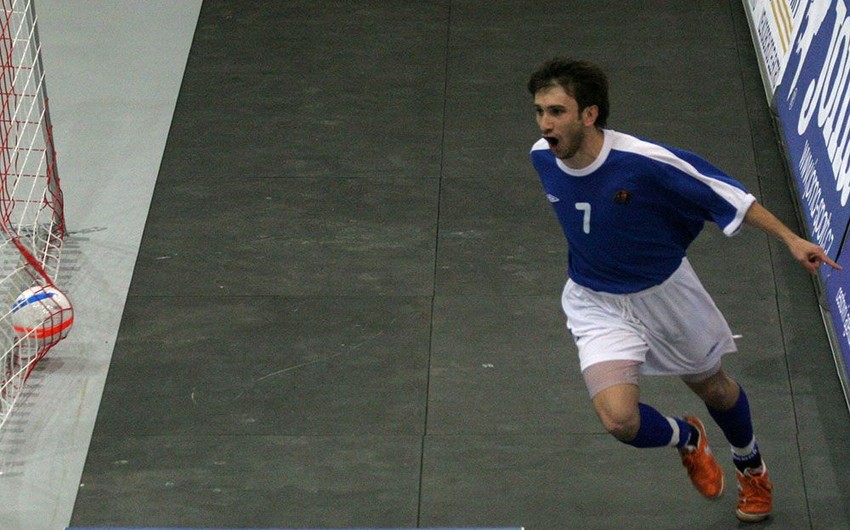 Millinin sabiq oyunçusu: 