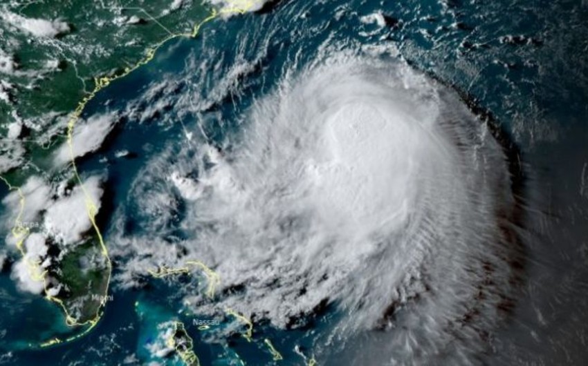 Kaliforniyada güclü fırtına səbəbindən 180 minə yaxın ev işıqsız qalıb