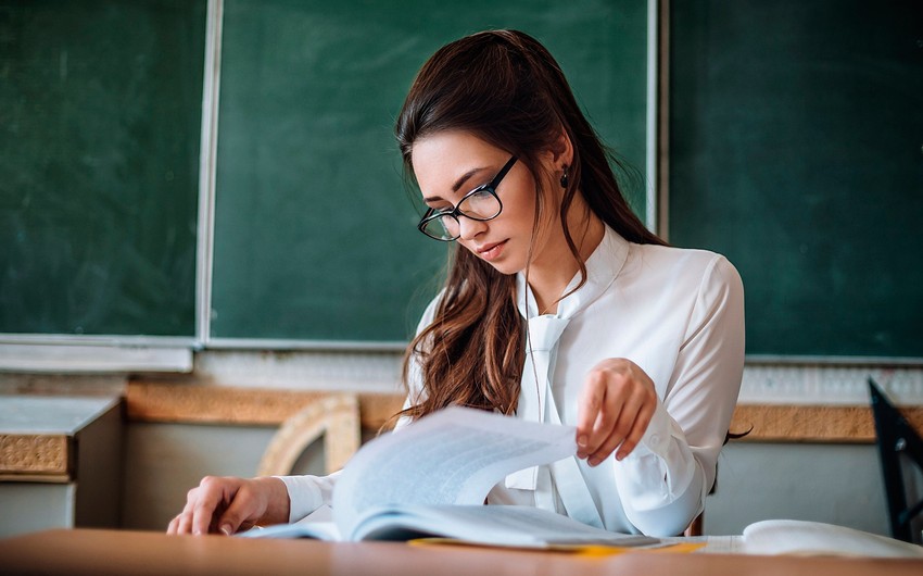 Nazirlik SABAH qruplarına müəllim axtarır