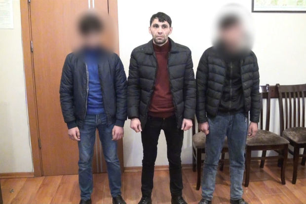 Tovuzda odlu silah və pul müqabilində narkokuryerlik edən şəxslər TUTULDULAR - FOTO