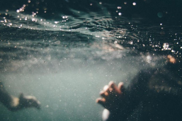 Qusarda bir nəfər hovuza düşərək ölüb