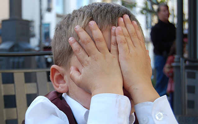 Rusiyada birinci sinif şagirdi müəllimini yaraladı