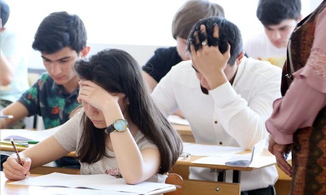 Bu gün orta məktəbi vaxtından əvvəl bitirmək istəyənlər imtahan verəcək