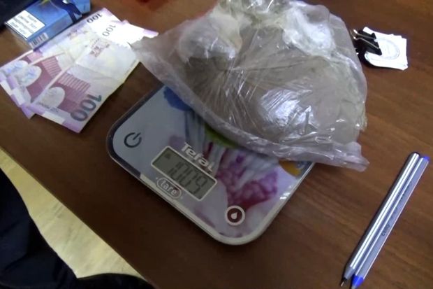 Bakıda narkomanların toplaşdığı məkan aşkarlandı: Saxlanılanlar var - FOTO/VİDEO